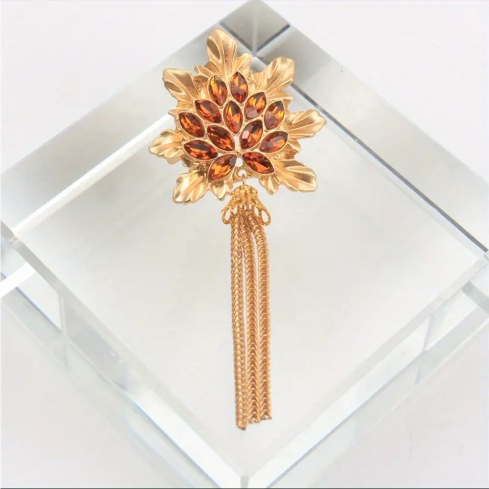 Brooch- Maple leaf with luxury gold tone fringe, NIP, 1.6x3.8, brooch& necklace